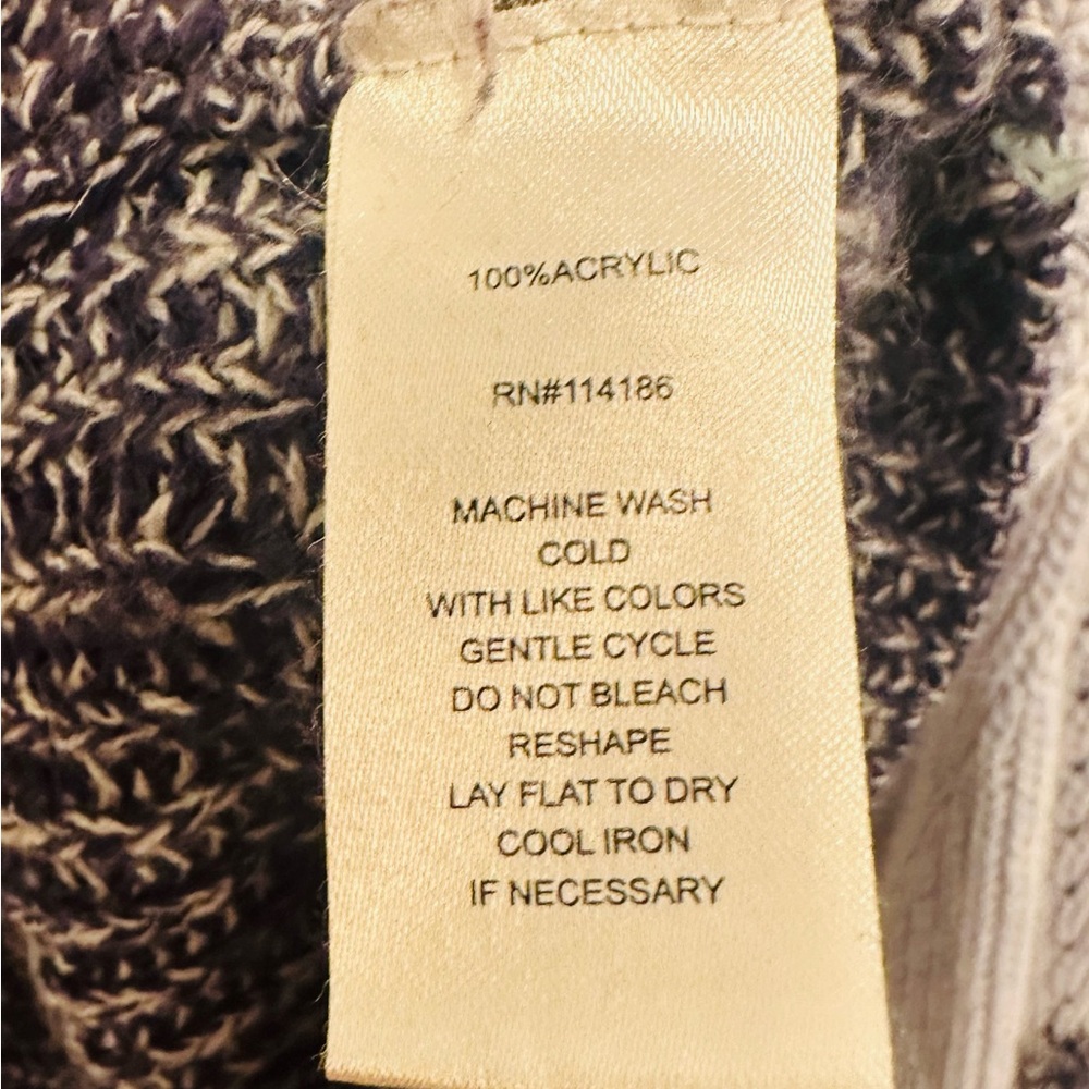 Colorblock Knit Sweater - Picture 3 of 4